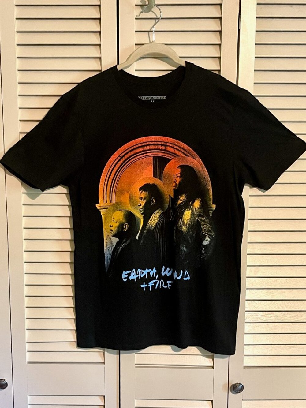 EARTH WIND & FIRE * Tour T-Shirt * Tour 2022 * Unisex Size Medium * Cotton